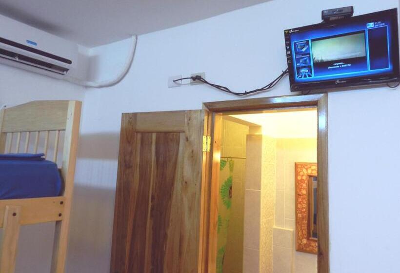 디럭스 패밀리 룸, Hostal Yaku Montañita