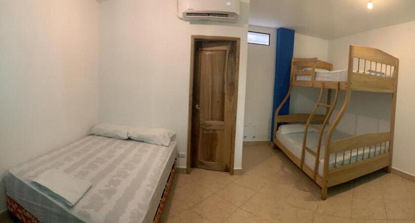 디럭스 패밀리 룸, Hostal Yaku Montañita