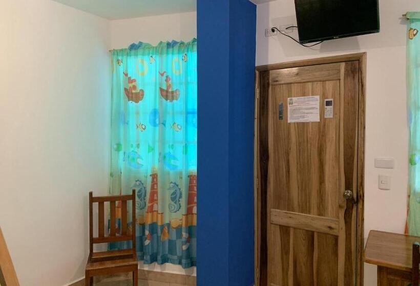 디럭스 패밀리 룸, Hostal Yaku Montañita