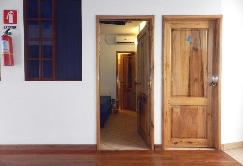 디럭스 룸, Hostal Yaku Montañita