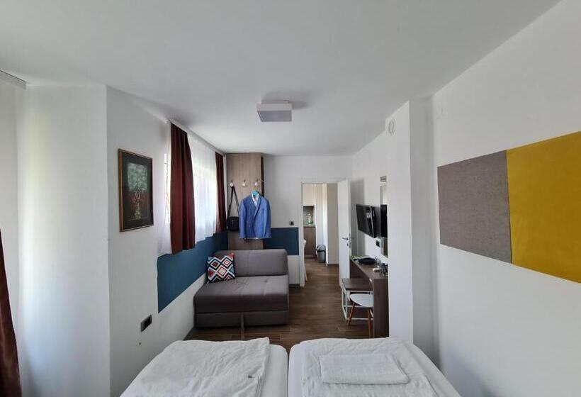 سوییت, Sms Studios