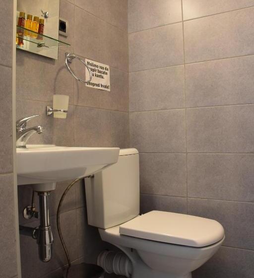 اتاق لوکس سه تخته, Sms Studios