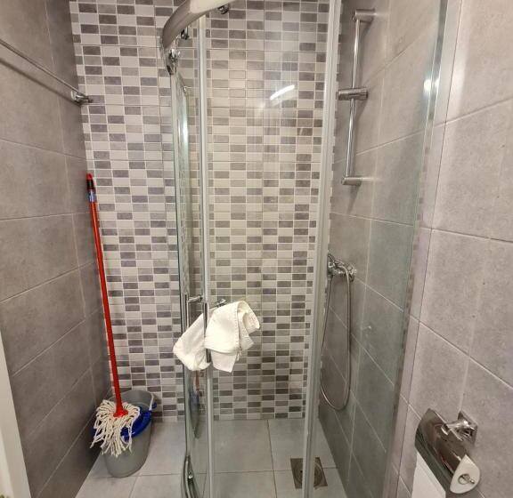 اتاق لوکس, Sms Studios