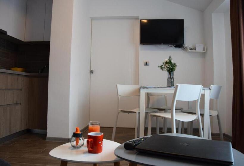 آپارتمان 1 خوابه, Sms Studios