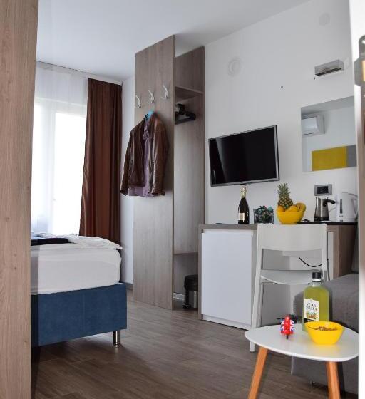 اتاق لوکس سه تخته, Sms Studios