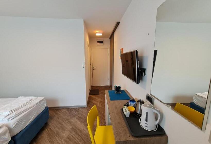 اتاق لوکس, Sms Studios