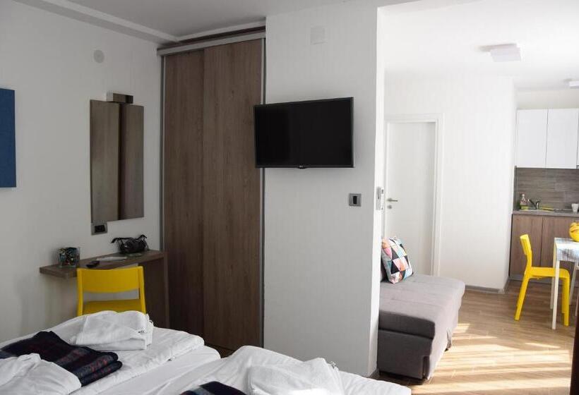 استودیوی لوکس, Sms Studios