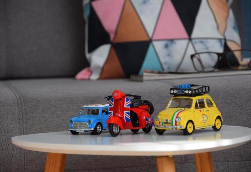 آپارتمان 1 خوابه, Sms Studios