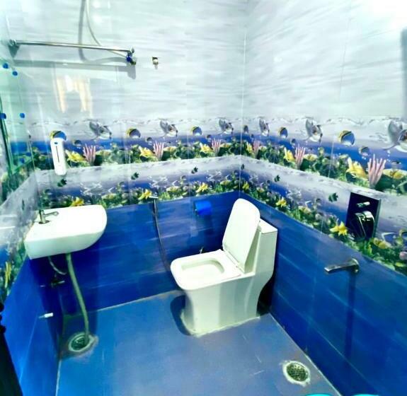 Quarto Estandar, Aradhana Palace