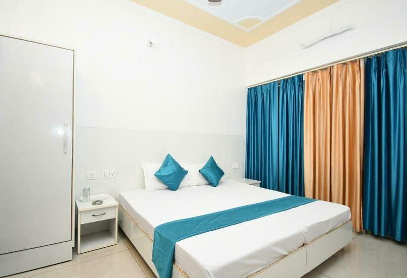 Quarto Estandar, Aradhana Palace