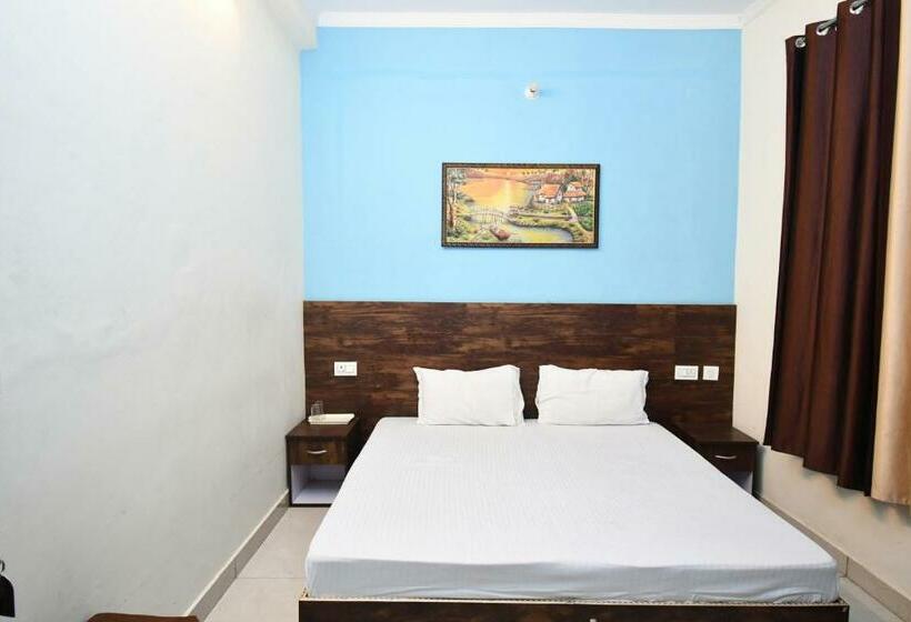 Quarto Estandar, Aradhana Palace