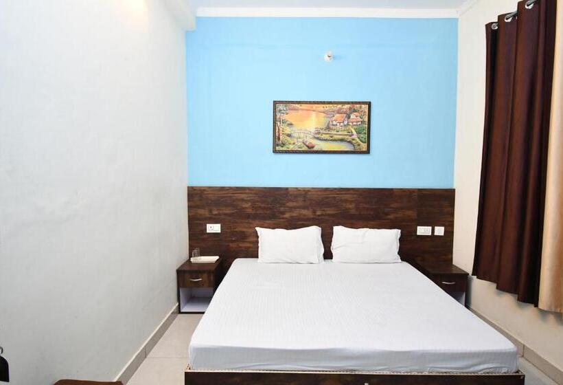 Quarto Deluxe com Sacada, Aradhana Palace