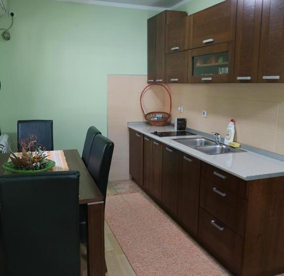 ویلای لوکس 1 خوابه, Clinic For Rehabilitation Vujan