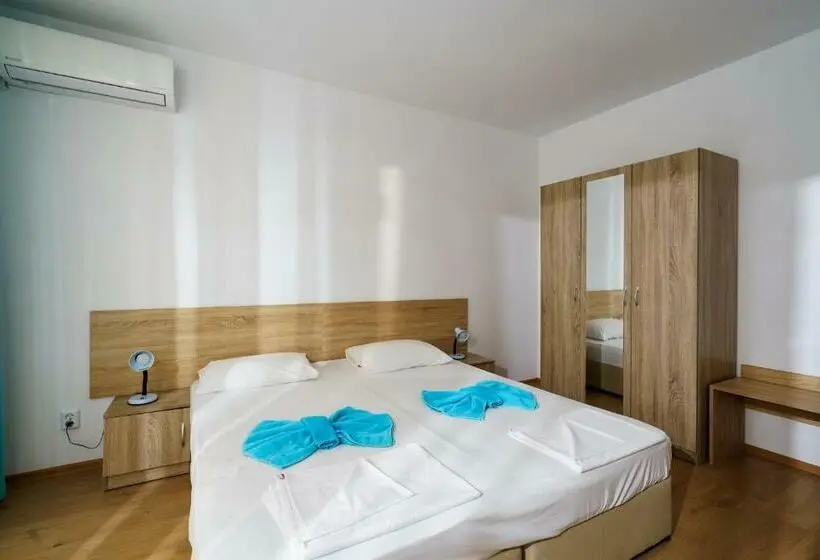 Habitació Estàndard, Elitza
