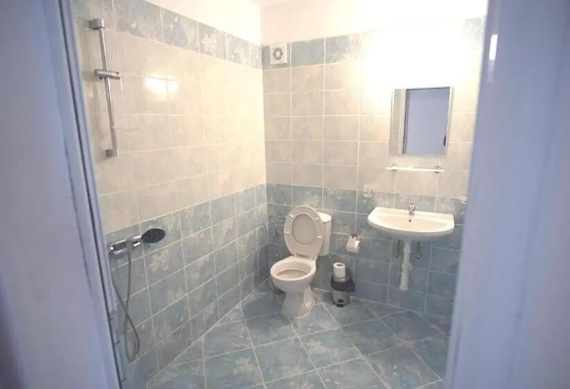 Habitació Triple Estàndard amb Balcó, Elitza