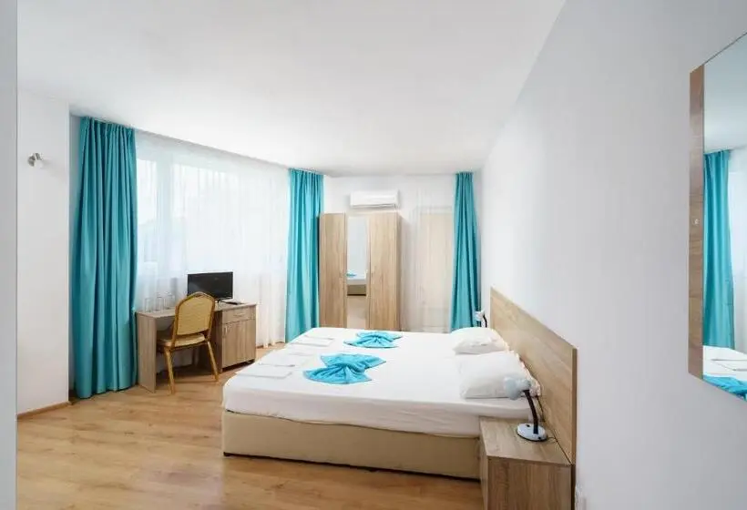 Habitació Triple Estàndard amb Balcó, Elitza