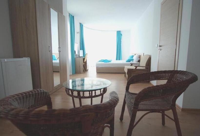 شقة غرفتين, Elitza