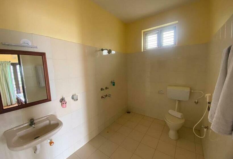 اتاق لوکس با چشمانداز دریا, Karma Beach Resort