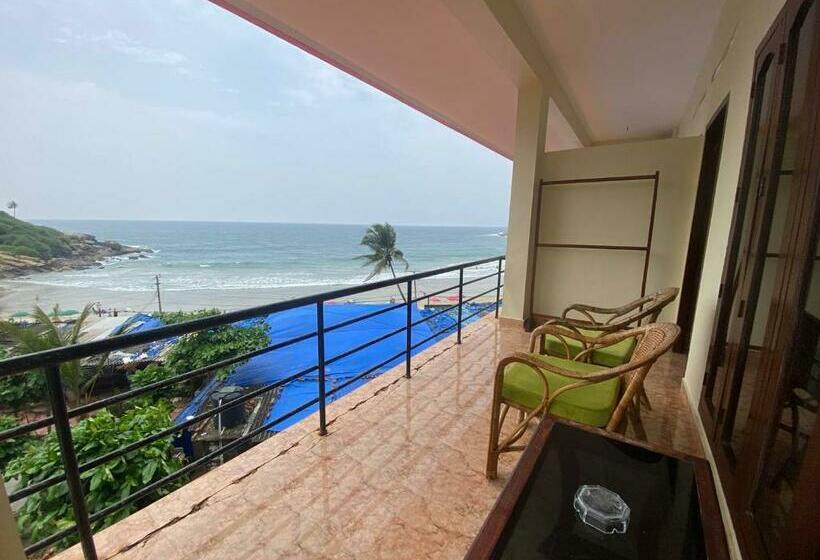 اتاق لوکس با چشمانداز دریا, Karma Beach Resort