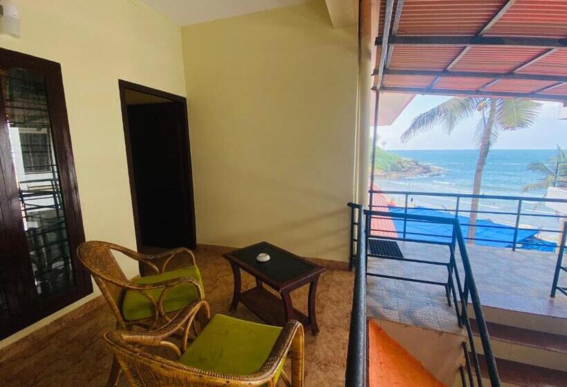 اتاق لوکس با چشمانداز دریا, Karma Beach Resort