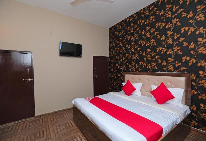 חדר קלאסי לשלושה, Oyo 40061 King Palace