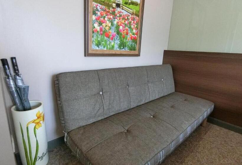 스탠다드 룸 킹사이즈 침대, The Rabbit Home