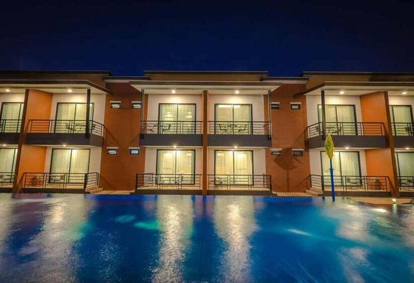 스탠다드 트리플 룸 풀장 전망, The Rabbit Home