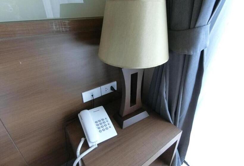 스탠다드 트리플 룸 풀장 전망, The Rabbit Home