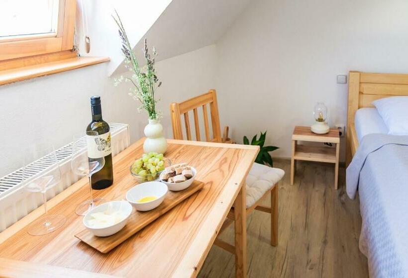 Номер Стандарт, Althanský Hostinec