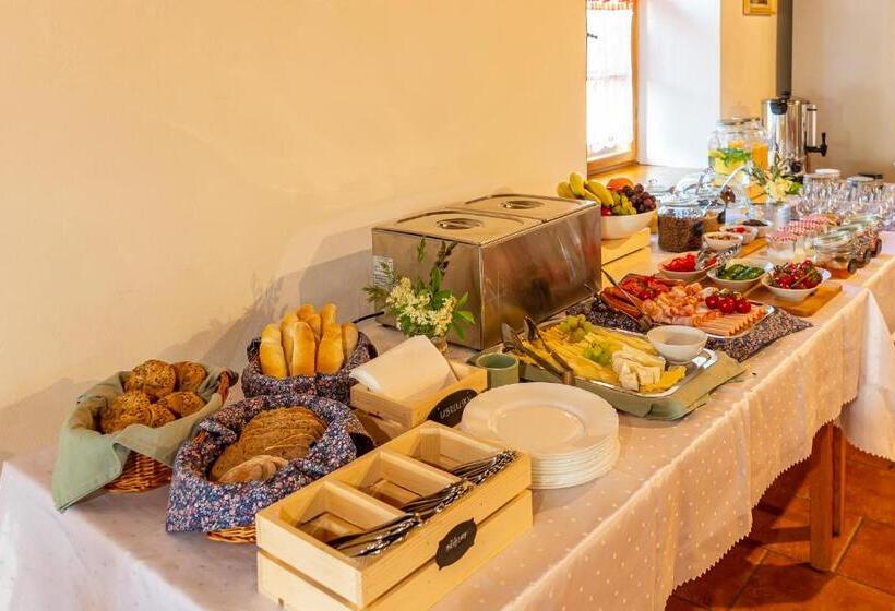 Люкс, Althanský Hostinec