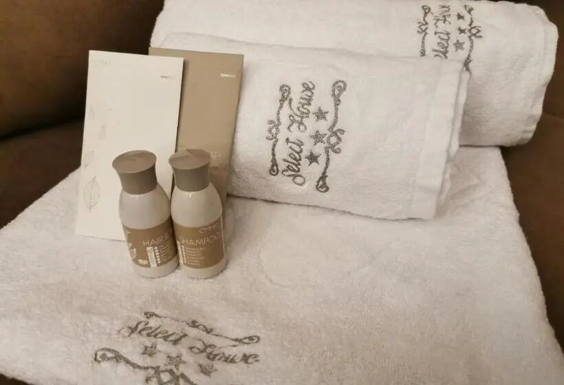 اتاق استاندارد, Select House