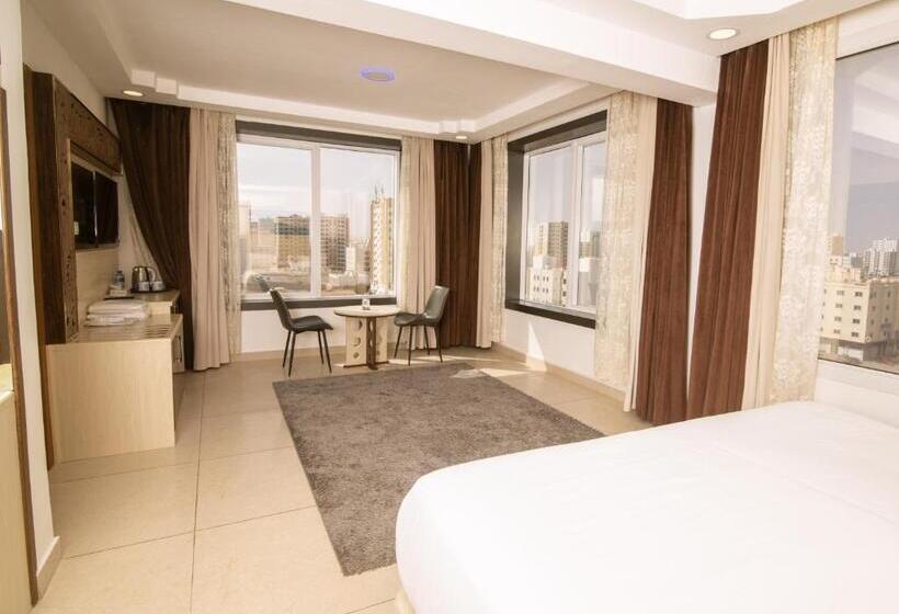 اتاق لوکس با تخت بزرگ, Diamond Star Hotel فندق النجمة الماسية