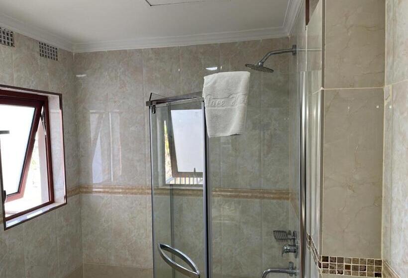 اتاق خانوادگی, Grand Palace Hotel Lusaka