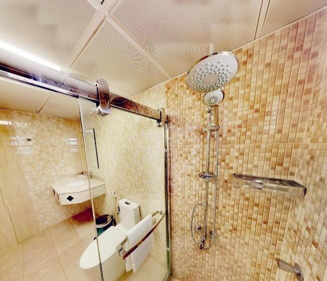 اتاق لوکس با تخت بزرگ, Diamond Star Hotel فندق النجمة الماسية