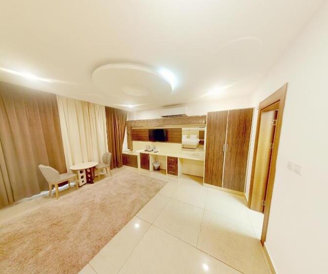 اتاق لوکس با تخت بزرگ, Diamond Star Hotel فندق النجمة الماسية