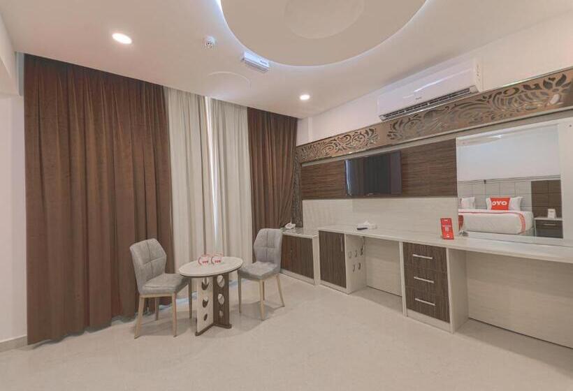 اتاق لوکس با تخت بزرگ, Diamond Star Hotel فندق النجمة الماسية