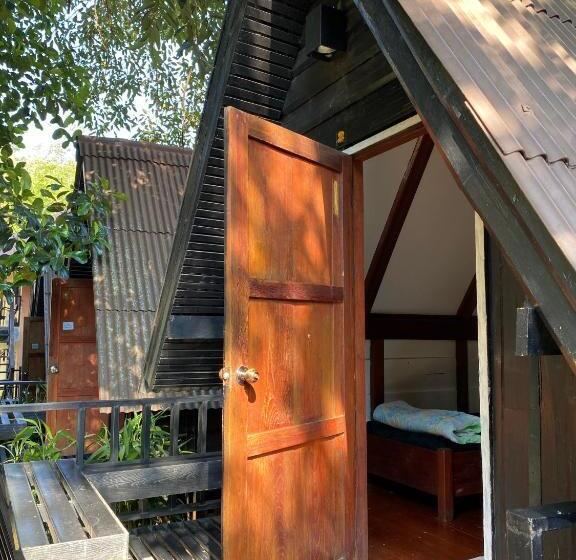 Bungalow Standard, Little Eden Guesthouse