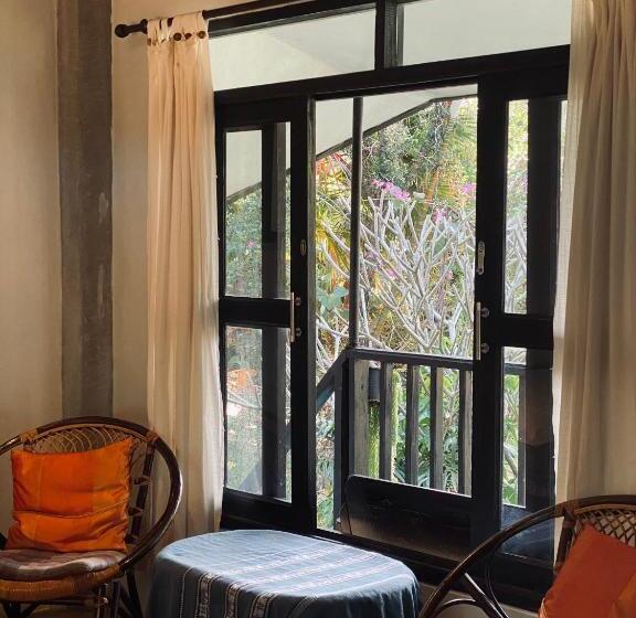 Habitació Estàndard Vista Piscina, Little Eden Guesthouse