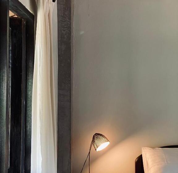 Habitació Estàndard Vista Piscina, Little Eden Guesthouse