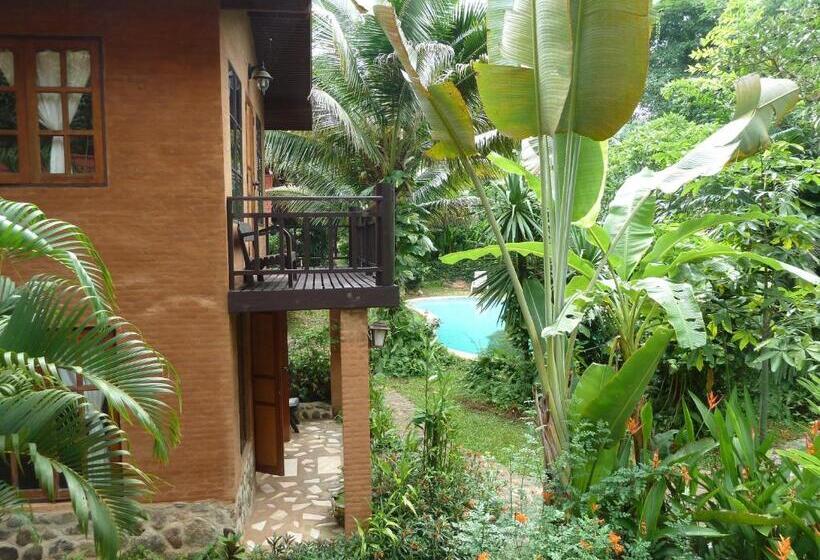 Бунгало Стандарт 2 Спальни, Little Eden Guesthouse