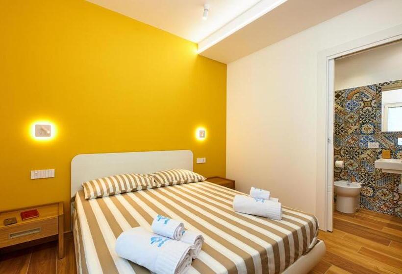 اتاق استاندارد با بالکن, Zeropensieri B&b
