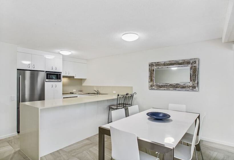 带两个卧室的顶楼公寓, Beachcomber On The Spit