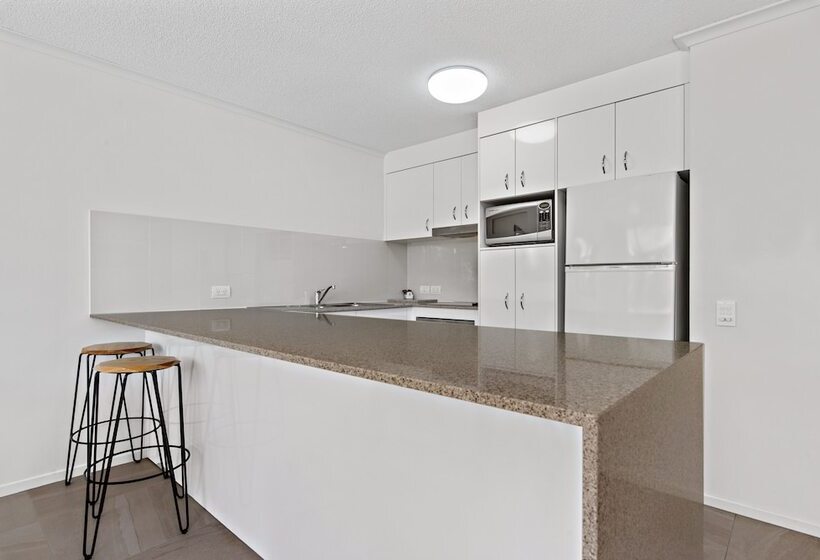 带两个卧室的顶楼公寓, Beachcomber On The Spit