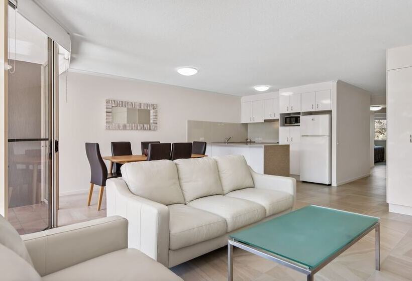 带两个卧室的顶楼公寓, Beachcomber On The Spit