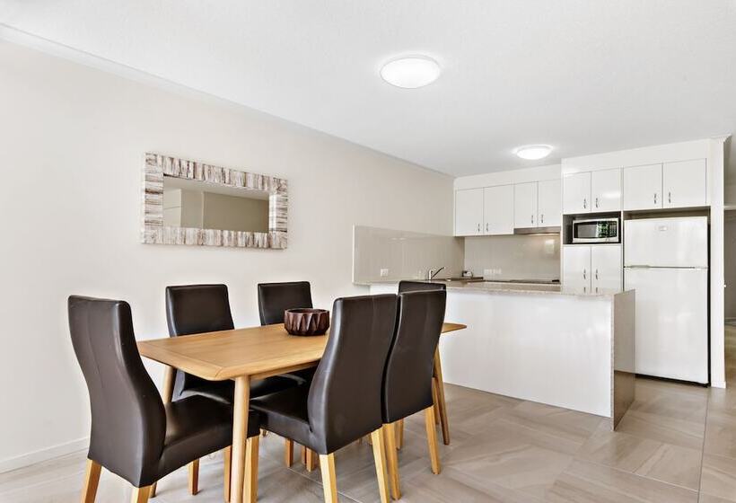 带两个卧室的顶楼公寓, Beachcomber On The Spit