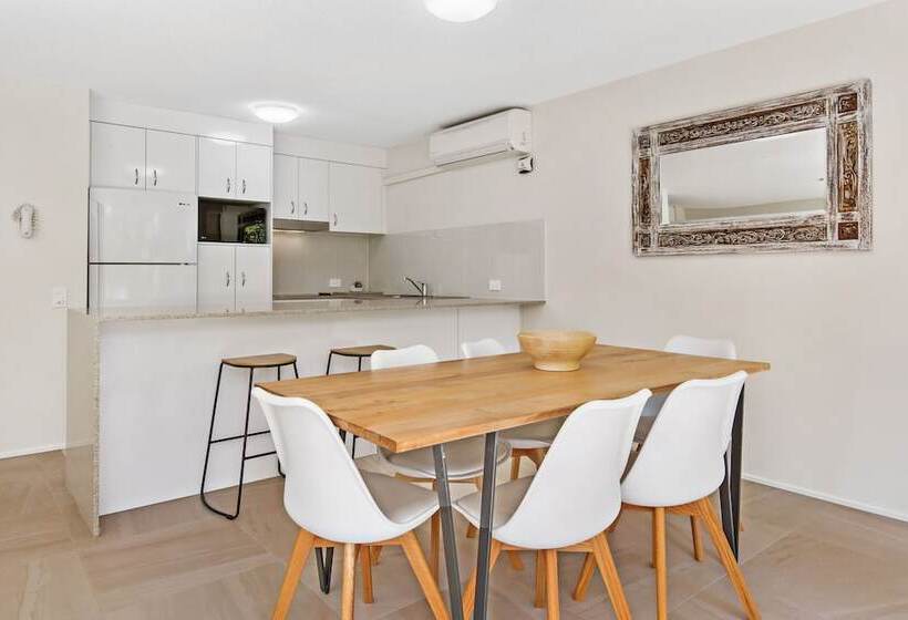 带两个卧室的顶楼公寓, Beachcomber On The Spit