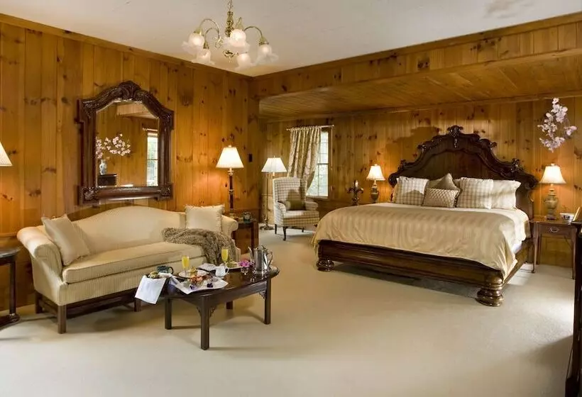 エクゼクティブスイート, 1906 Pine Crest Inn