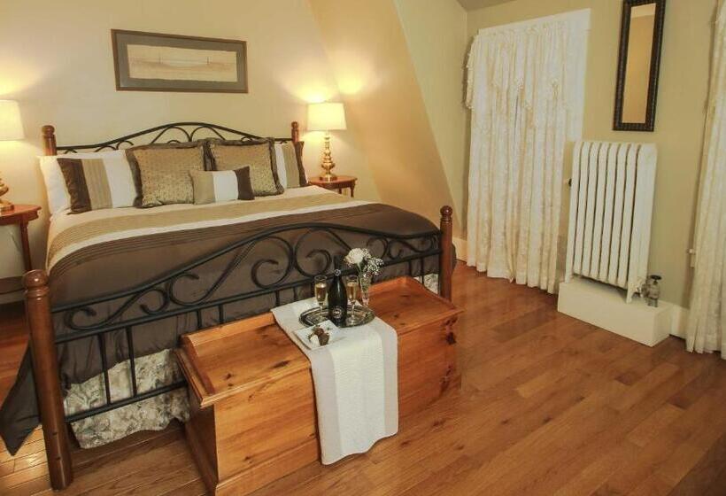 キングサイズベッドのスタンダードルーム, Fullerton Inn