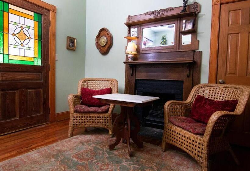 Дом 1 Спальня, Sweetwater Branch Inn