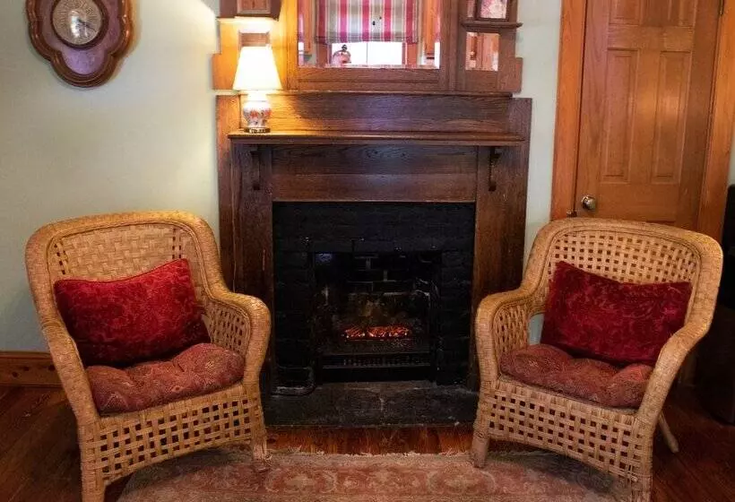 １ベッドルームハウス, Sweetwater Branch Inn